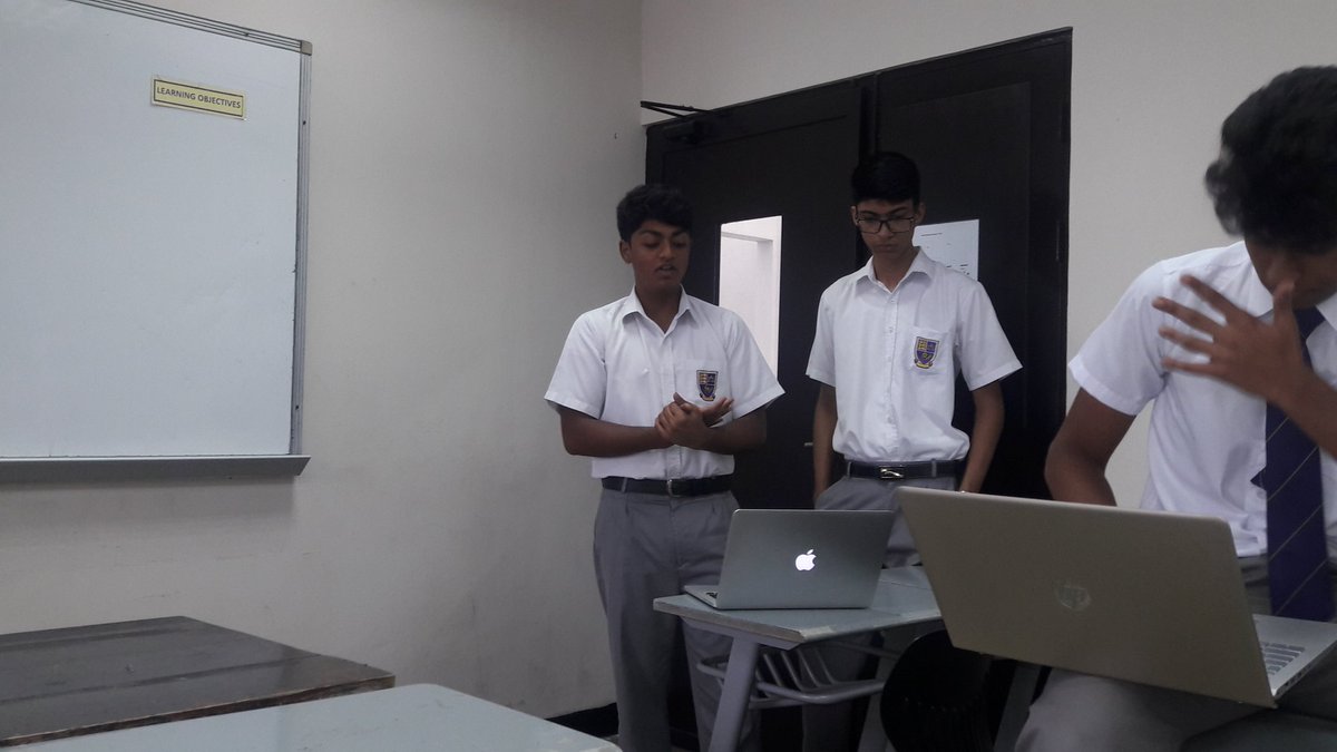 BSC_SSCommerce's tweet photo. Y12 Economists doing debate on the impact of Brexit on the global economy#Brexit https://t.co/ZlZH4Bw0Bg