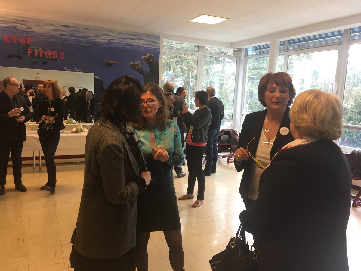 miXYtes's tweet photo. L'inauguration du #CyberCaféSocialetSolidaire labellisé #MaisonDigitale par la @FondationOrange commence cc. @OrangeSolidariT @orange #CCSS #miXYtes #miXYber #metz #inspiremetz #ilovemetz #grandest #lorraine #moselle #metzmetropole https://t.co/WM0oPXZqAM