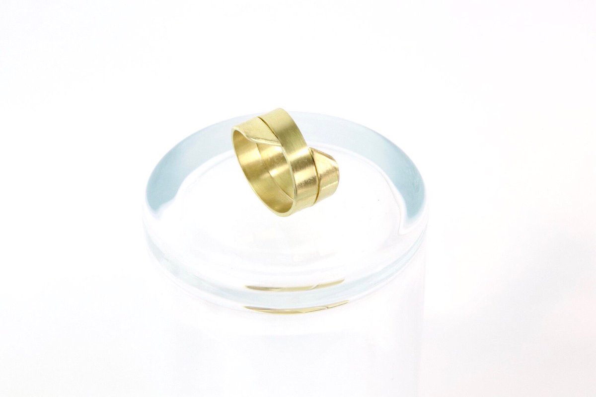 enzen_02's tweet photo. enzenプレゼント企画💍

enzenのリングを
1名様にプレゼント (号数は指定できます)

応募条件
フォロー&amp;RT

〆切
 3月末

是非ともご参加くださいませ. https://t.co/BjpvqOPk5d