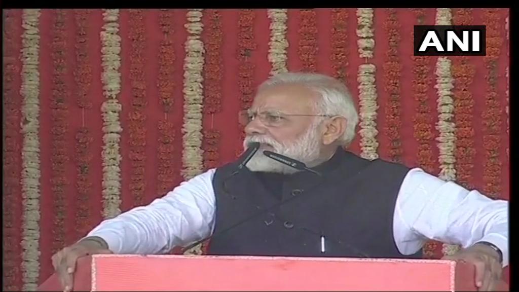 indiavoicenews's tweet photo. कानपुर में @narendramodi क्या हम पाकिस्तान को खुश करने वाले बयान देने वालों को माफ कर सकते हैं?
#kanpur #PMOI #pakistan #today #Varanasi #inaugrates #newproject #lucknowmetro @BJP4India @BJP4UP @AmitShah @myogiadityanath @indiavoicenews https://t.co/ATjtW1bGem