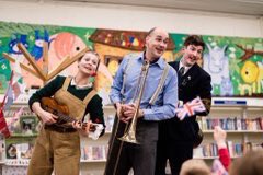 SophiaHatfield's tweet photo. #MuddleInMessina is an introduction to #Shakespeare’s #MuchAdo for #KS1 and #KS2 A collaboration between me, @FilamentProj &amp; @NBroadsides and it’s off to #Heysham library today with @spotonlancs 🍎😃 https://t.co/rhvnyTMiHJ