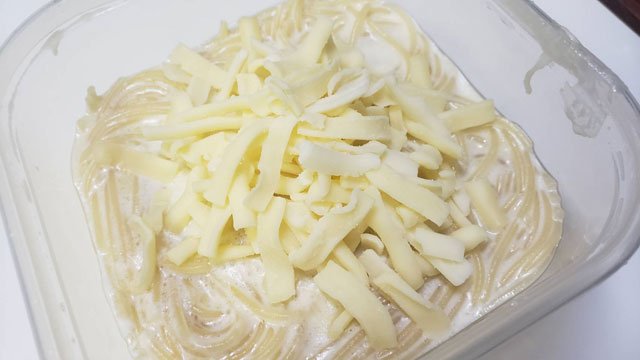 ore825's tweet photo. 生クリーム不使用、背徳的に旨い

「レンジでフォルマッジョパスタ」

とろとろの極上チーズソースが胃袋を直撃します

レンジで簡単に出来るので是非軽率に試してみてください！！

レシピはこちら！！
https://t.co/Yjvj7MSXVr https://t.co/Q7aTydFGQm