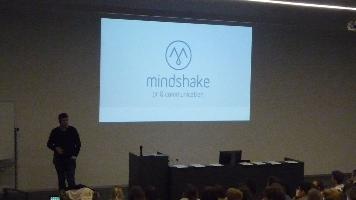 am_cotton's tweet photo. #AHSINSPIRED @tomdebruyckere van @mindshakepr "Small is beautiful" in PR @ArteveldehsGent @ArteveldeCOM : 2 Com studenten Let's get inspired! https://t.co/FoevGwf3CE