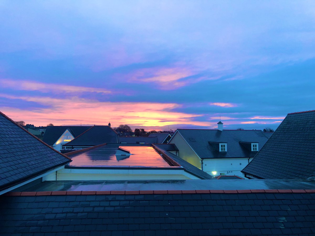 HD_Roofing's tweet photo. Early morning roof inspection bonus https://t.co/UjyRATKJK1