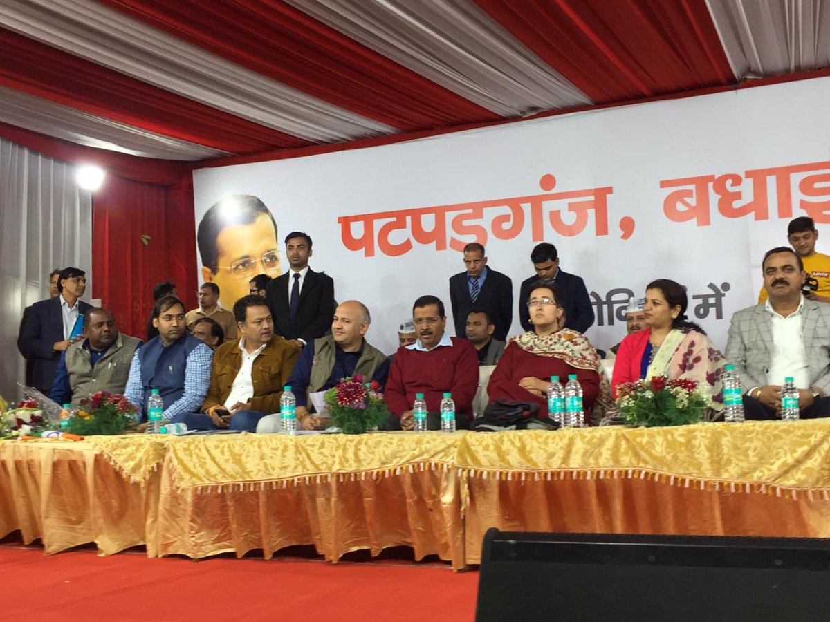ImJitenderSati's tweet photo. अंतरराष्ट्रीय महिला दिवस की हार्दिक शुभकामनाएं।

इस बार पूर्वी दिल्ली को एक महिला सांसद चाहिए !  

 .@AtishiAAP जैसी महिला सांसद चाहिए ! 

आति���ी एक होनहार स्टूडेंट, सफल टीचर, फिर बनीं नेता और बदल दी दिल्ली के सरकारी स्कूलों की तस्वीर ! 

#AtishiForEastDelhi #AtishiForChange https://t.co/raBodMXXPD