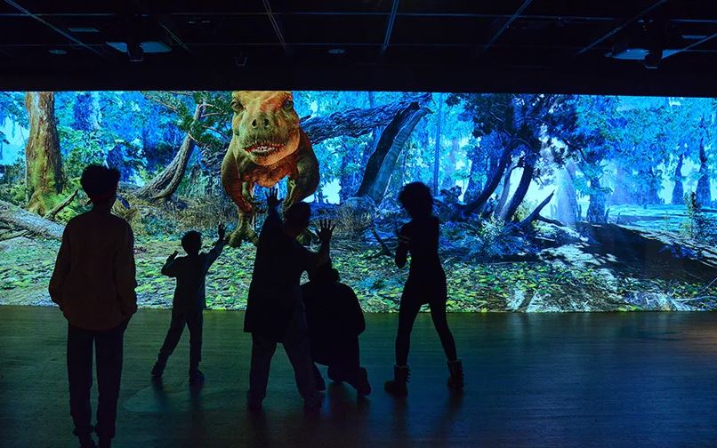 Experience T-Rex in immersive #virtual reality at the <a href="/AMNH/">American Museum of Natural History</a>  designboom.com/technology/t-r… via <a href="/designboom/">designboom</a> #VR #VirtualReality #Kids #Dinosaurs #history