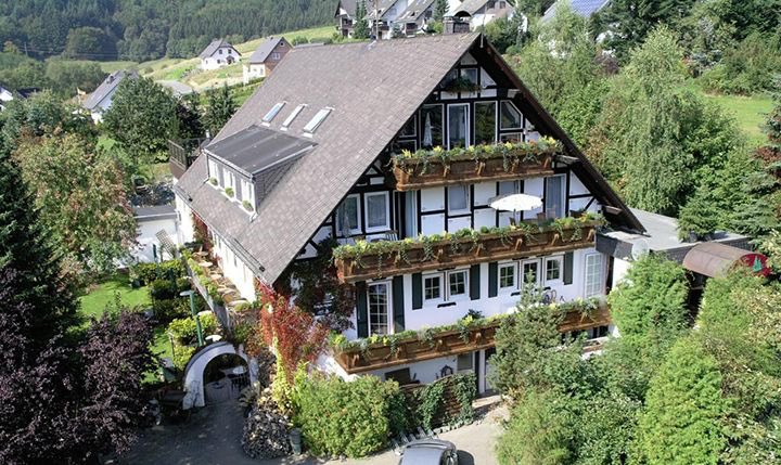 WellnesshotNRW's tweet photo. Außenansicht vom @Grimmeblick 

https://t.co/SosmmP2Vkw

#WellnesshotelsNRW #wellnesshotels #nrw #wellness #wellnesshotel #wellnesswochenende #wellnessurlaub #entspannung #erholung #erleben https://t.co/K24avdmUNq