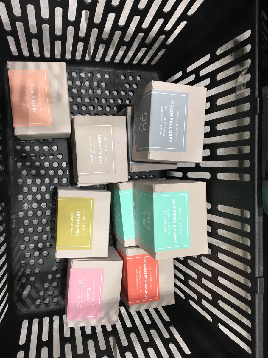 Bästa kollegan Kenneth köper mitt favoritte i Köpenhamn nu när jag inte jobbar där längre👍 #överleverinteutanNute# ⁦@GreaterCph⁩ #tacksam #Öresundsintegrationivardagen