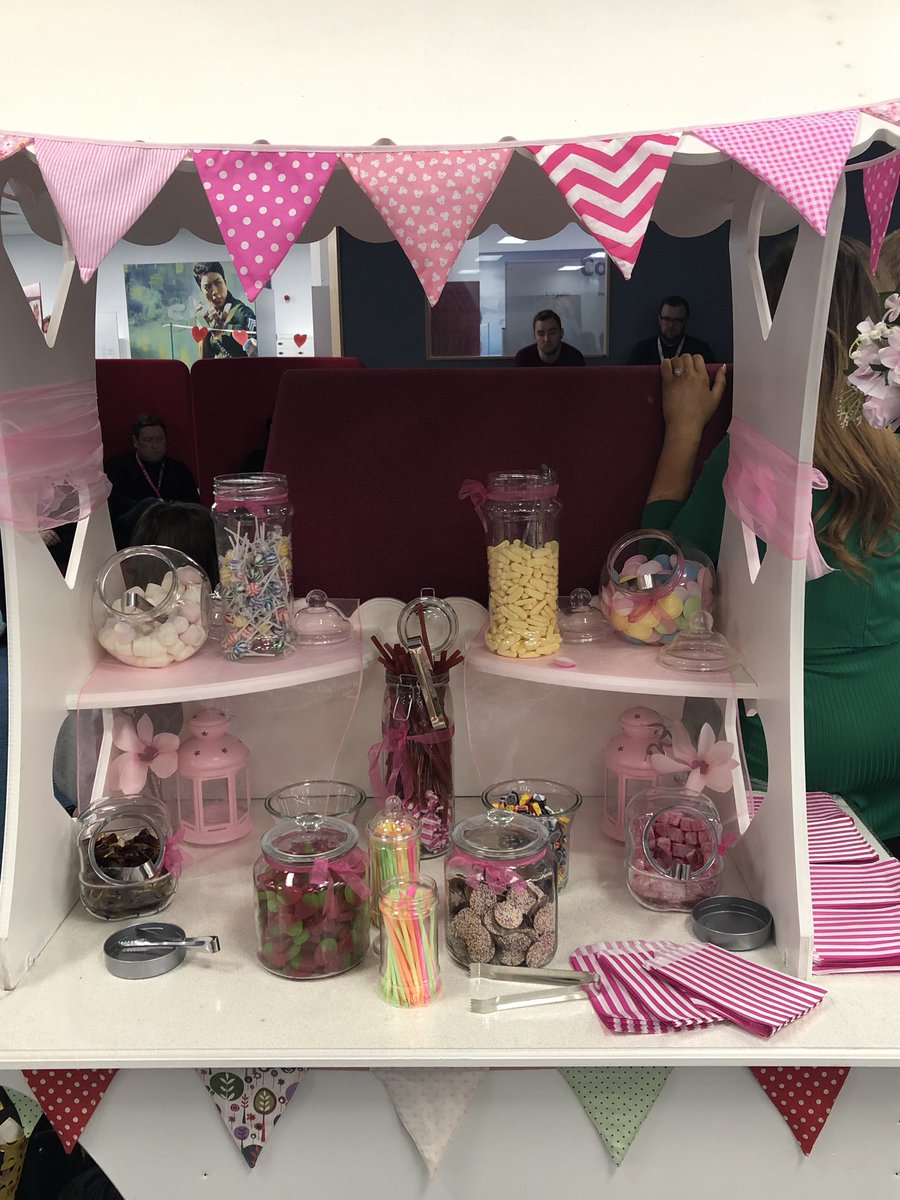 eventcollect1's tweet photo. A great day at Sky Livingston yesterday delivering our delicious #candycart for the team. Get in touch with the team today for more information for your next #event!  #staffappreciationdays #staffengagement #Eventprofs #funfoods https://t.co/XwOv9Gllj8