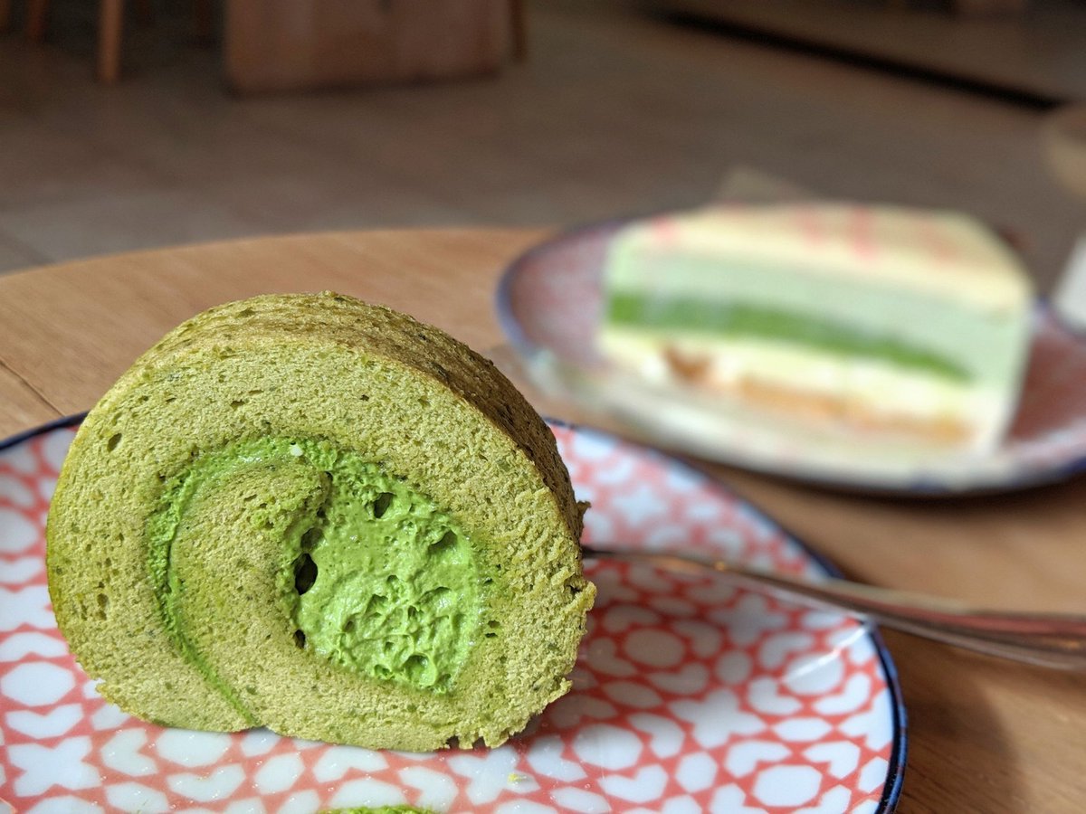 ShrimpsyKate's tweet photo. 🍵 Chillig in a matcha cafe, of course I had to visit it! 😍🍵 #matchabar @IK1T https://t.co/ByAoPLcJMh