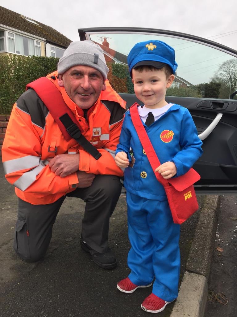 bethanyforwardx's tweet photo. @RoyalMail hi!! My nephew went as postman pat for world book day and 2 of your lovely staff stopped to get photos with him. He was delighted!! Thank you 😆 https://t.co/lF53lUaKjc