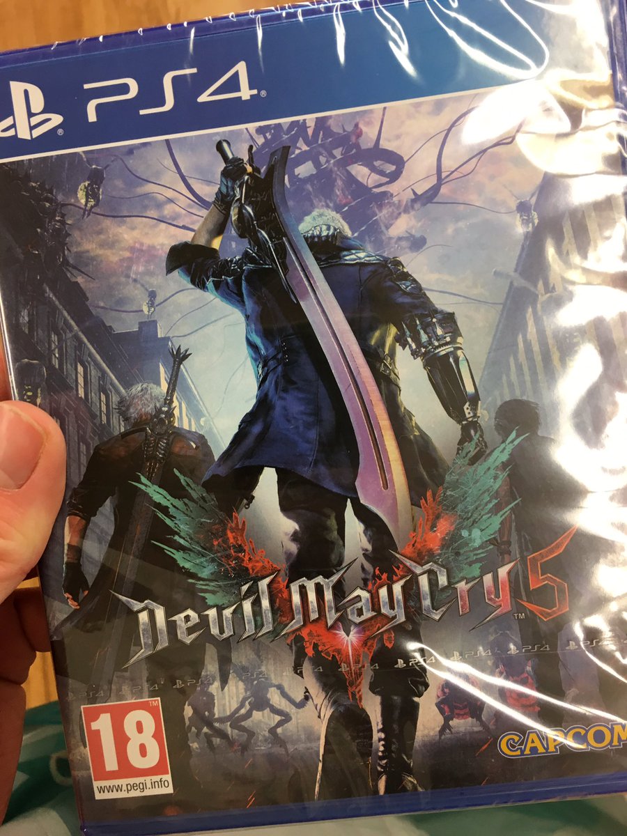 RyanJohnYates's tweet photo. So happy to get @DevilMayCry cant wait to start it!!! 👍 #DevilMayCry5 #DevilMayCry #dante #nero #virgil #follow4follow #like4like https://t.co/HZ7cY7lP4j