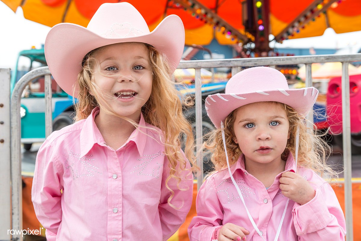 getfreeimages's tweet photo. Just a couple of super adorable cowgirls 

 @CarolHighsmith's beautiful images of America capture moments in time preserving them for future generations

Check back often to see how she is progressing: https://t.co/cmWUpxK4Zq
Image ID: 582642 https://t.co/Tx7BhWmXZ5