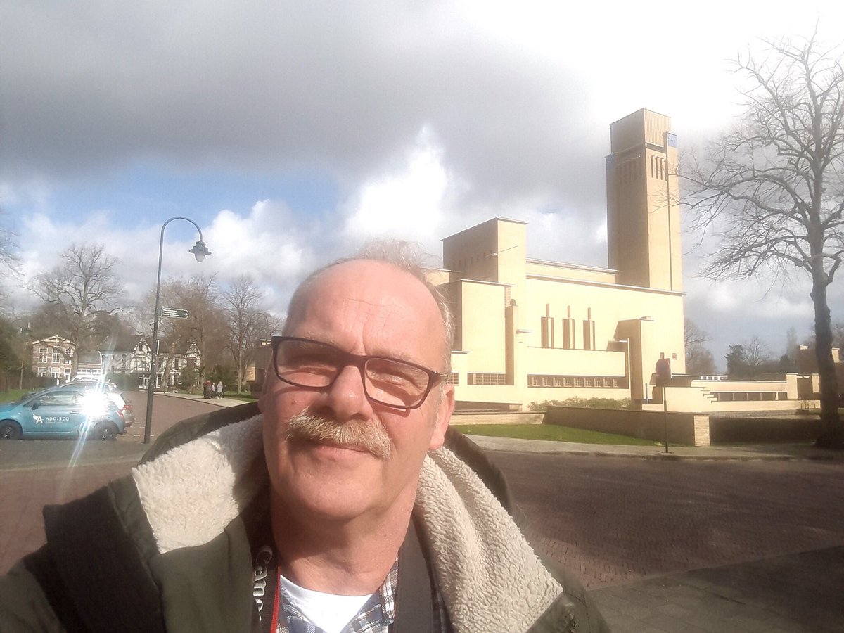 In het hol van de leeuw(in). Lunch honderd Hilversumse heldinnen in het kader van Internationale Vrouwendag. Burgerzaal raadhuis Hilversum. #internationalevrouwendag