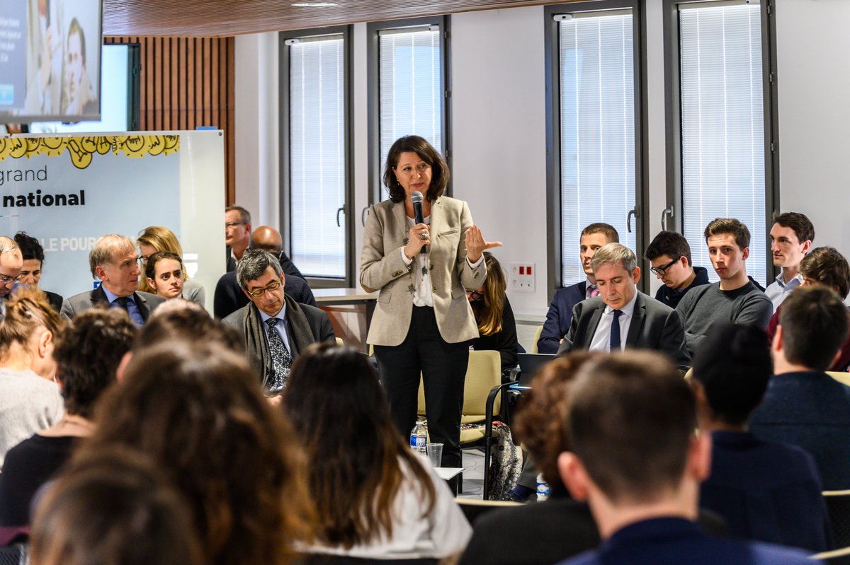 agnesbuzyn's tweet photo. Chers étudiants de l'@EN3S_officiel, merci pour votre invitation à ce #GrandDébatNational. 

Notre système d'aides sociales doit s'adapter aux nouveaux besoins pour renforcer l'accès de chacun à ses droits.

Vous êtes les acteurs de ces transformations à venir. https://t.co/1NPvSzr54O