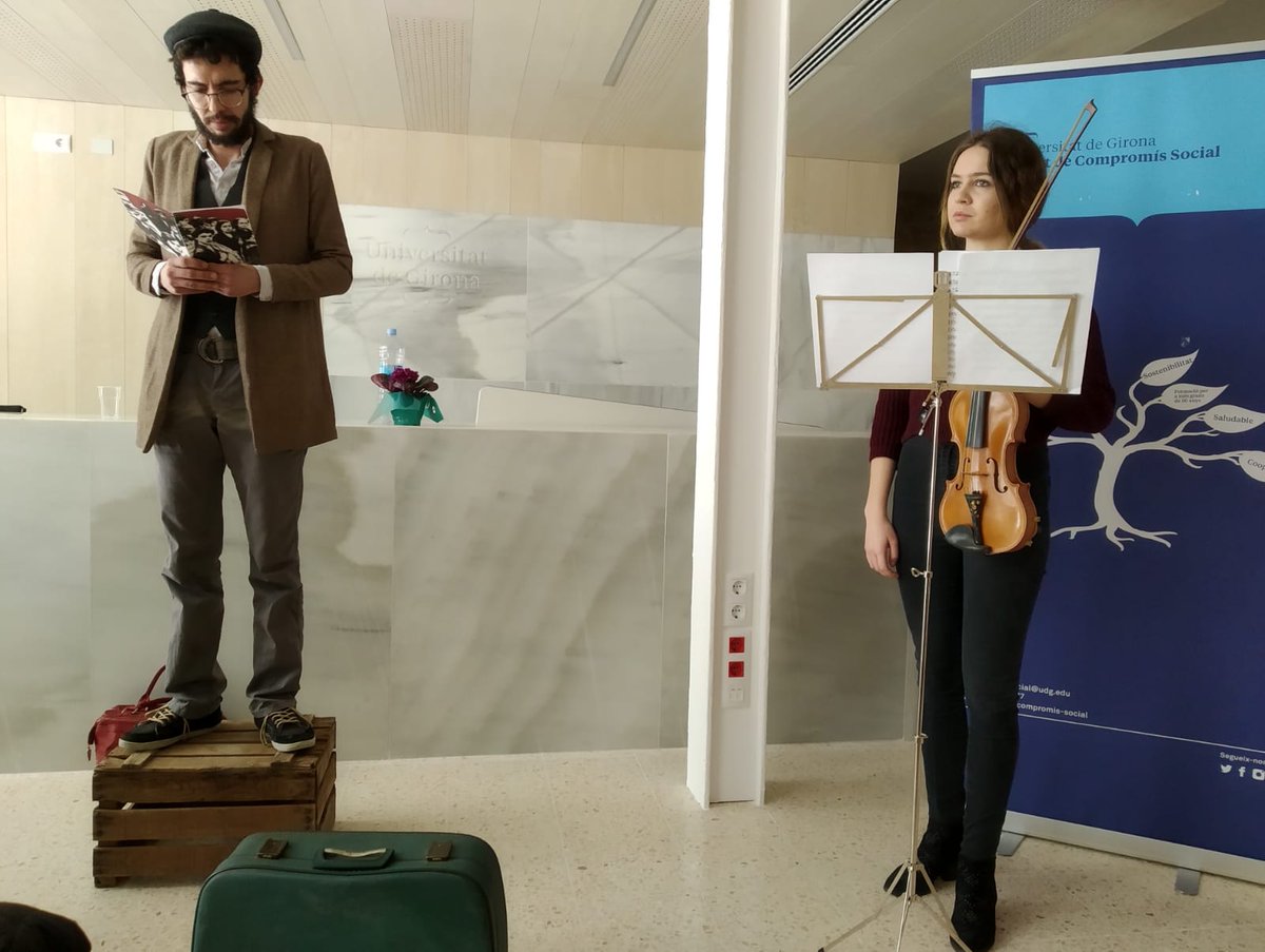 UdGCompromis's tweet photo. Continuem l'acte institucional d'homenatge a #TeresaJuvé  amb una lectura dramatitzada dels seus textos. A càrrec de @AuladeTeatreUdG 

#8MUdG https://t.co/dOhB2fbPTx