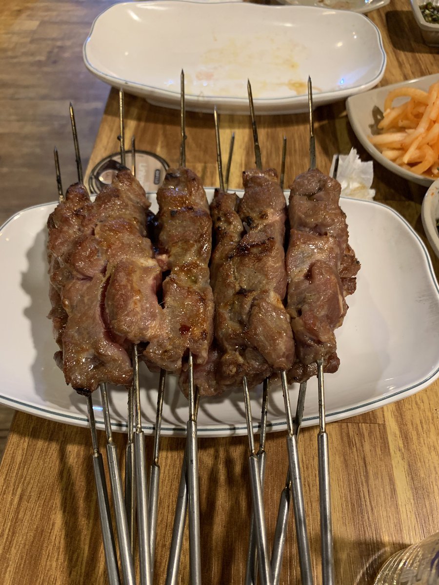 pellseer's tweet photo. 친구가 이번에 오픈한 곳.
맛있다...무려 퇴근하는 길에 있어

#이가네양꼬치대치점
#양갈비꿀맛
#오픈이벤중🎁 https://t.co/WbgolB159O