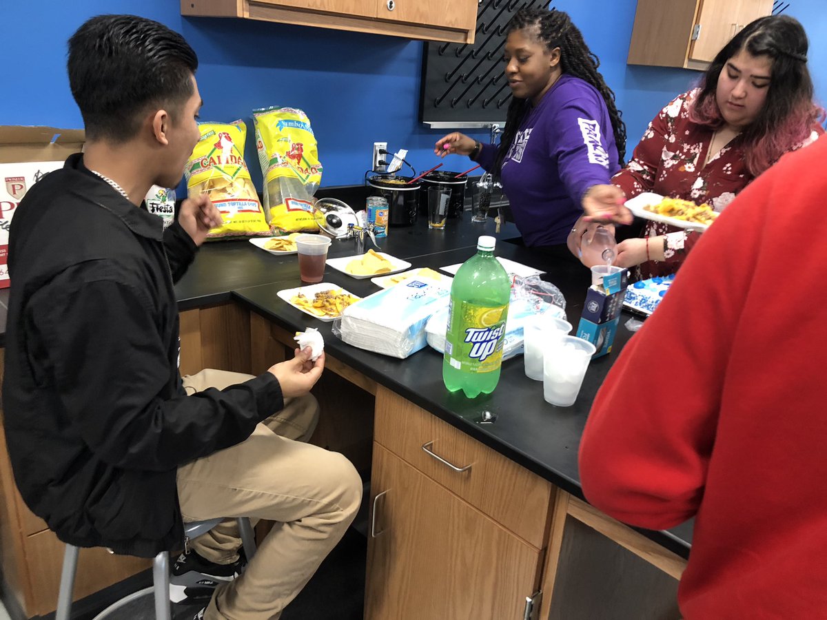 kee__lou's tweet photo. Birthdays are special. Thanks for allowing us to share it with you Doris Shaw aka Weezy. @northside_hs @nhsco19 @MsFord_jdhs https://t.co/JPU23EdihZ