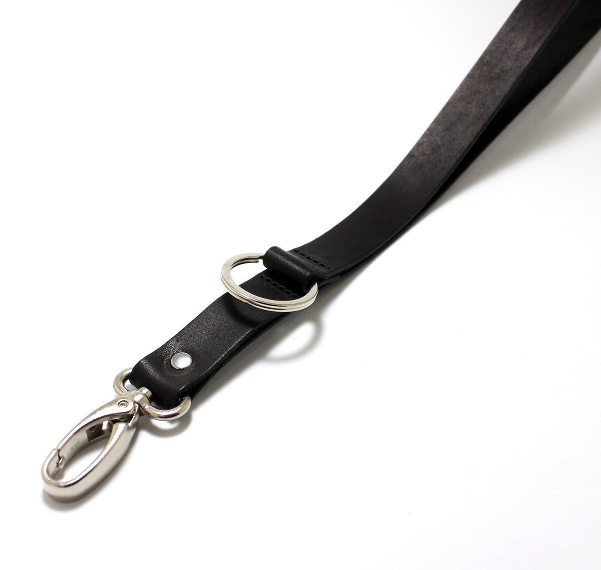 protera's tweet image. LTL Extra long keychain - new addition to my shop: LTL Keychain - Extra long tail strong black genuine leather keychain with carabine and key ring stitched 35 cm  etsy.me/2ST1Thk #accessories #keychain 
 #engagement #fathersday #leatherkeychain