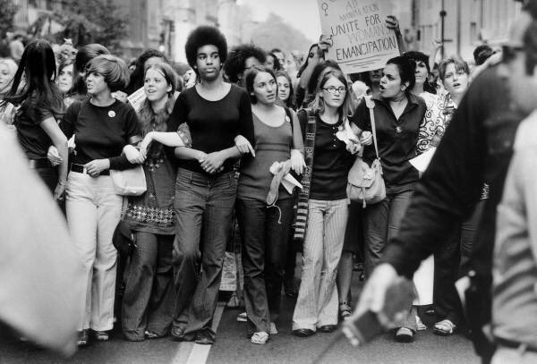 _MaluOficial_'s tweet photo. Siempre libres... Siempre unidas 💪🏼❤ #FelizDiaDeLaMujer https://t.co/WZPvxLS9J0