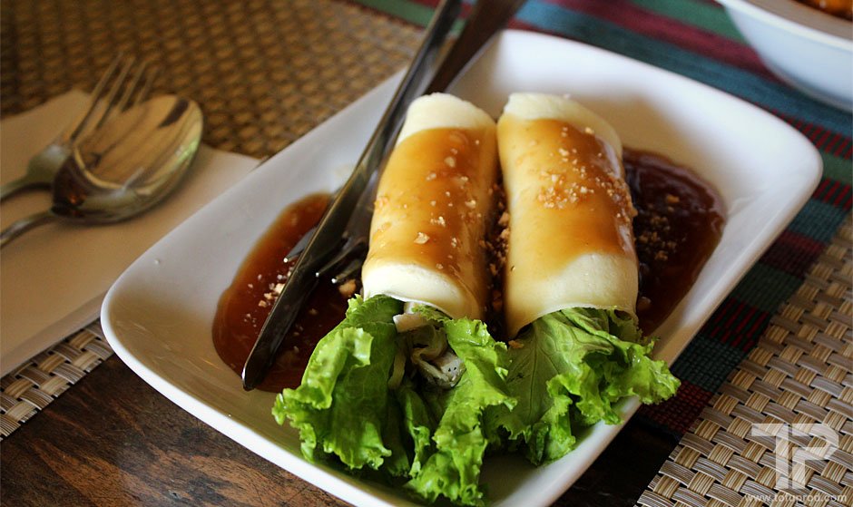 Is a #Philippine snack made of thinly sliced Saba bananas, also known as lumpiyang sagin. A slice of jackfruit, dusted with brown sugar, rolled in a spring roll wrapper and fried, other fillings sweet potato, #mango, cheddar cheese and #coconut.  thelittleepicurean.com/2018/02/turon-…  #foodie