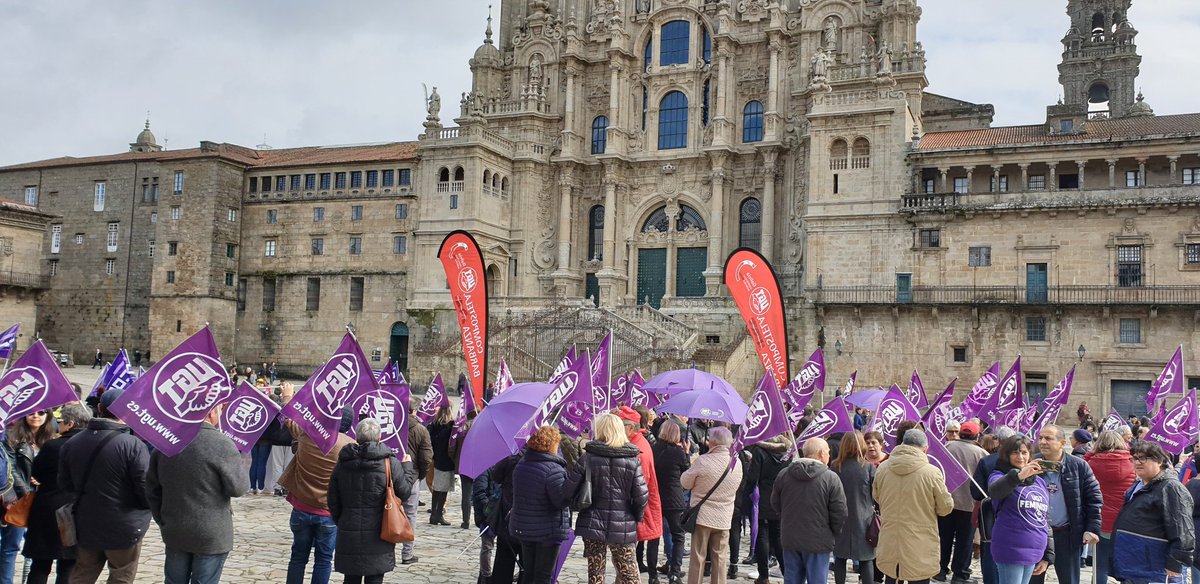 jlfcelis's tweet photo. @UGT_Galicia  na Praza do Obradoiro en Santiago.
Igual salario por traballo de igual valor.
#UGTFeminista 
#8MYoPARO 
#8MEuParo https://t.co/5xTmamMgW8 https://t.co/0x6PEOAVFw