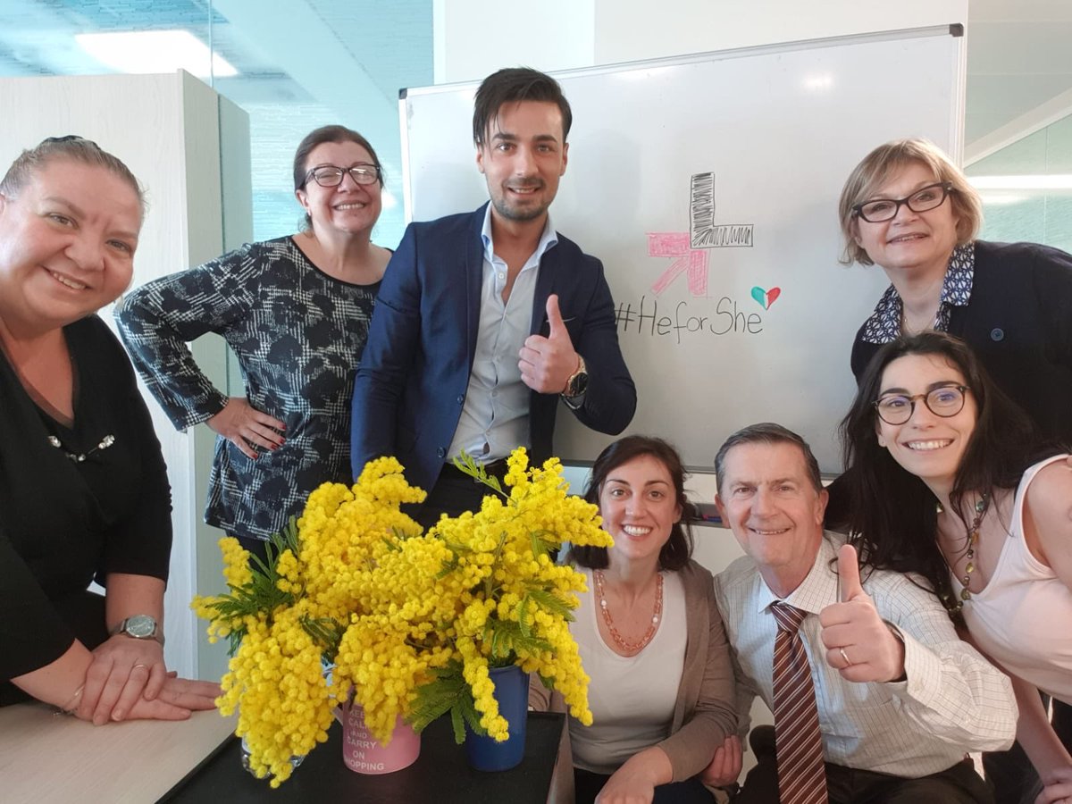 EliseFraval's tweet photo. #axa #HeForShe #FestaDellaDonna #Italy #HRdreamteam https://t.co/BQltCOuj5q