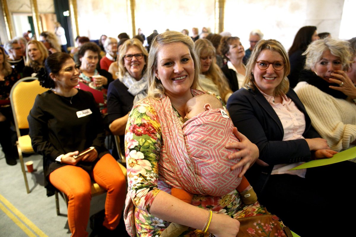 Samen met burgemeester Broertjes hartelijk welkom. #internationalevrouwendag