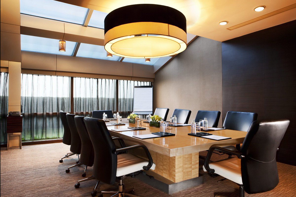 matrixcreation3's tweet image. Your conference or meeting room should be comfortable and productive. We can help you intend exactly what you need. More Information Visit matrixcreation.in  Or Call: M: 9810067289 Ph: 01204565616 #interiordesignmeetingroom #workstationinteriordesign
