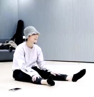 *:・゚◡̈ 𝐦𝐚𝐫𝐤𝐮 ♡‧₊˚ tweet media