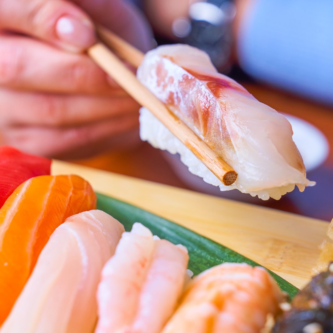 Stay winning this Friday with our Chef's Nigiri Platter 🍣🥢
.
.
.
#TakaMayfair #JapaneseFood #JapaneseDining #Sushi #NigiriRolls #Prawn #Salmon #Tuna