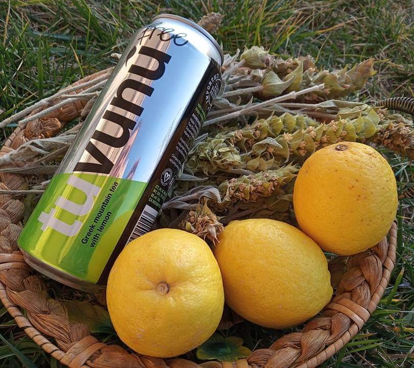 Simple recipe, excellent taste! 
🛒🛒shop.tuvunu.com🛒🛒
#Τuvunufree #showmethemagictuvunu #tuvunumagic #sideritis #greekmountaintea #betterthanwater #herbal #healthyliving #lemons #healthy #healthychoices  #healthydrink #healthyhabits #organic #tea #organictea