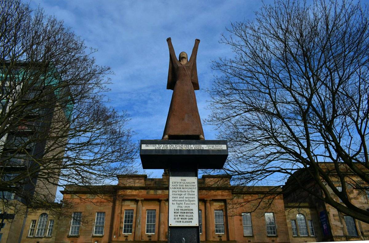 Dolores Ibarruri, known as ‘La Pasionaria’ was a republican heroine of the Spanish Civil War. Dolores is especially known for her famous slogan, “They shall not pass”, coined during the Battle for Madrid in 1936. Her statue in#Glasgow #IWD2019 #InternationalWomensDay #womensday