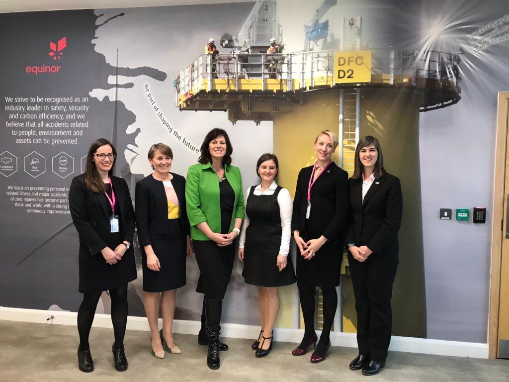 OrstedUK's tweet image. Great to see so many women behind the transformational offshore wind Sector Deal that&apos;s driving the UK&apos;s Industrial Strategy 👊#InternationalWomensDay #osw2030vision