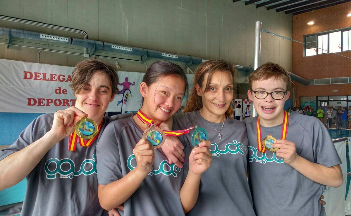Asoc_Gaude's tweet photo. CAMPEONATO DE ESPAÑA DE NATACIÓN FEDDI
Pleno de GAUDE en la jornada 3:
-Mali bronce en 50 libres junior y plata en 100 espalda junior.
-Esti oro en 200 espalda absoluto.
-Inazio oro en 100 espalda junior.
Zorionak Gaude!
#getxokirolak #KirolParkea #bkef https://t.co/RI4lSBT4OA