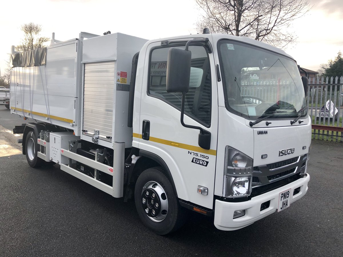 DitchburnTrucks's tweet photo. A great example of the bespoke bodywork and vehicles the team at Ditchburn Trucks can supply your business.

This is a new ISUZU N75.150 with a ARB spec high sided alloy tipper with rear barn doors and secure tool pod.

#treesurgery #treesurgeon #arborculture #landscaping https://t.co/yorcmoNSaZ
