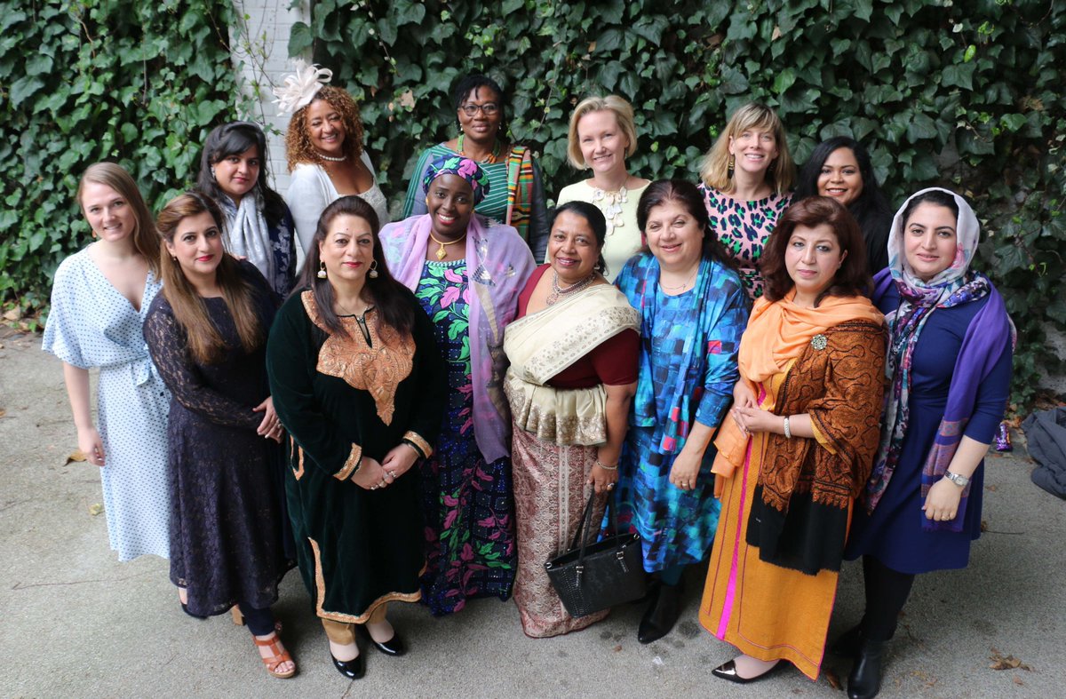 CRbuildpeace's tweet photo. Members of #WomenMediators across the Commonwealth, all set to join the Countess of Wessex @RoyalFamily at today’s reception at Buckingham Palace &amp; share their experiences of #mediation and #peacebuilding. Watch this video to learn more about WMC: https://t.co/QidfQhe51h #IWD2019 https://t.co/zqwf41r3Ai