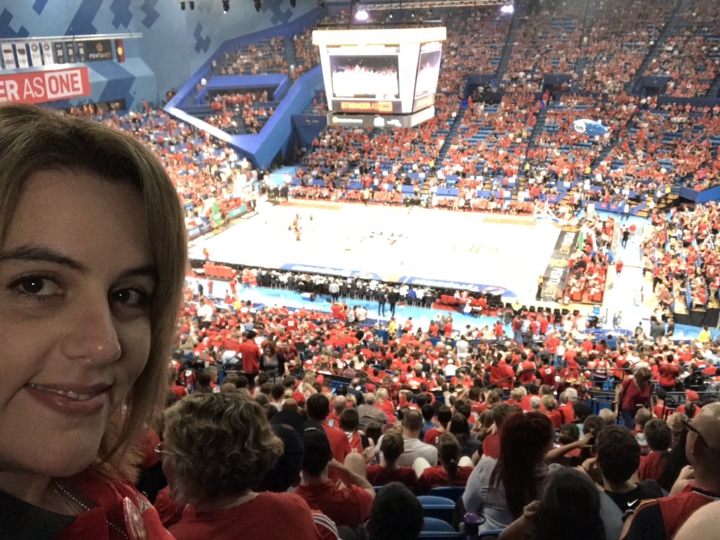 Calom1986's tweet image. #thriftyairselfie