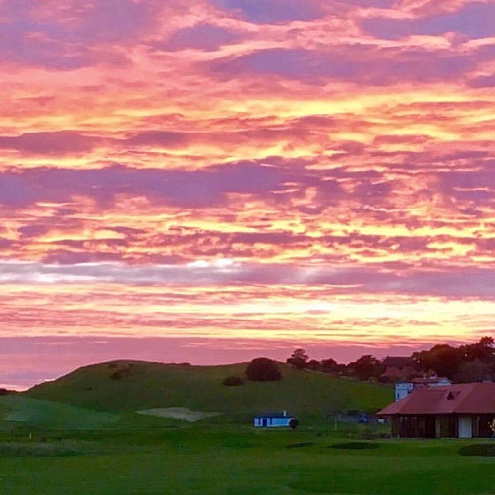 We love how you can play golf all year around in Scotland.. Gorgeous shot of Muirfield, right on our doorstep.. by @s1development 
..
..
#eastlothian #bonniebadger #restaurant #rooms #chefs  #tomkitchin #fromnaturetoplate @bonniebadger #luxury #sleep #gullane #eastlothian