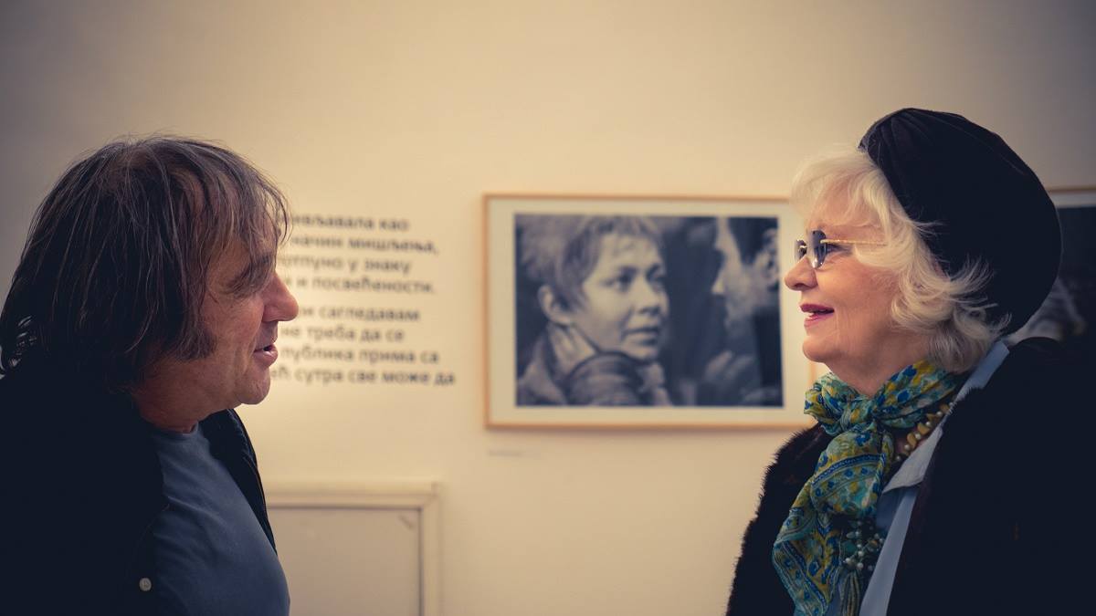 KaleidoskopM's tweet photo. Umetnici se na ovim prostorima, kada su u prilici, ponašaju kao partizani, upadnu u kuće pa otmu prvo za sebe... Što su mlađi oni su beskrupolozniji! Intervju, Goran Radovanović, reditelj "Slučaja Makavejev" na https://t.co/xREMtyefWf https://t.co/6PbypIMMG2