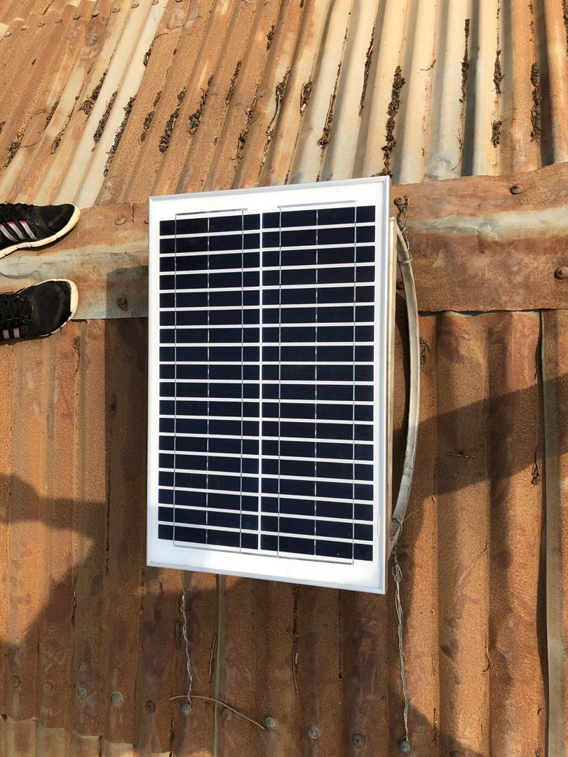 Wise2018_2022's tweet photo. Installation of Barefoot Power Connect for lighting and phone charging for a needful household in Brama, Sierra Leone. #InternationalWomensDay #WomensDay2019  #barefootpower #EuropeanAid #UEWSEI @europeaid @UEWSEI https://t.co/c4FBtII0xM