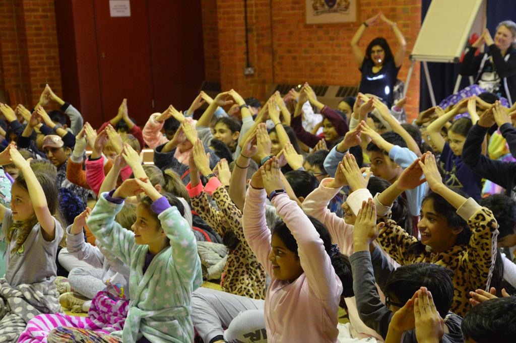 BancroftsPrep's tweet image. Thanks to Vanessa @LondonDreamtime for entertaining everyone at @BancroftsPrep @BancroftsSchool with her stories today We were all engrossed #WorldBookDay