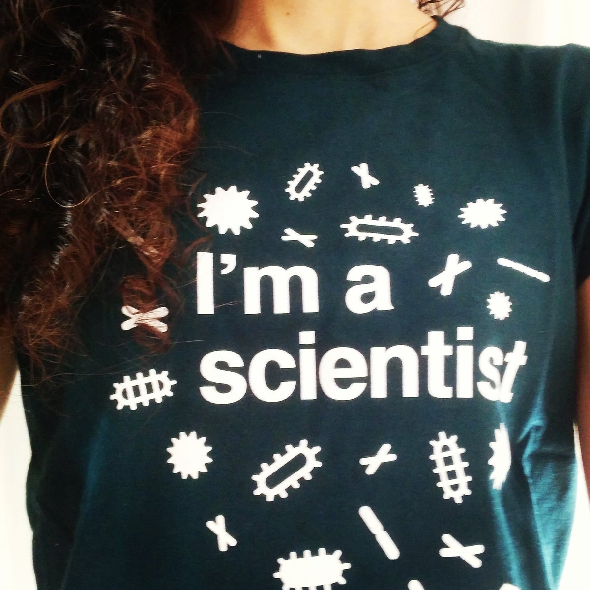 CBelmonteMateos's tweet photo. Part 1. Com a doctorant, formo part d'un sistema  esbiaixat i naturalment masclista, jeràrquic i poc conciliador. Per les que hi són, per mi i per les científiques del futur: #JOPARO. We are not #womeninscience, we are #scentists. 
Al carrer. #8M #Sororitat. T'esperem. https://t.co/QgVUikZdtg