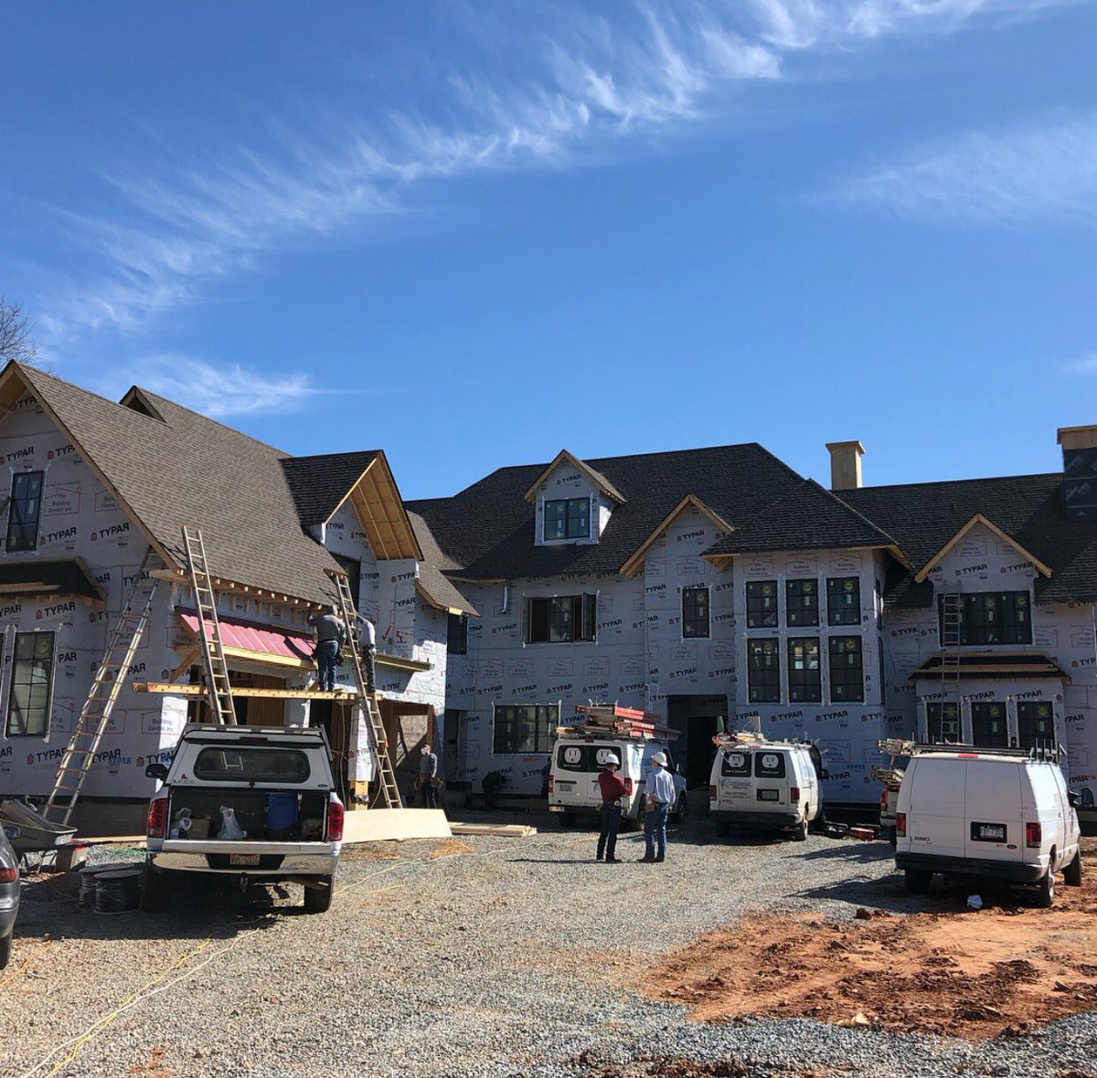 IDEcharlotteNC's tweet photo. Flashback to this new construction and beautiful framing work courtesy of #GraindaBuilders and David Webb.
We were happy to provide the structural design.
Have a great weekend!
#structuralengineering #structuralinspections #intelligentdesignengineering #idecharlotte https://t.co/4GKqtneClm