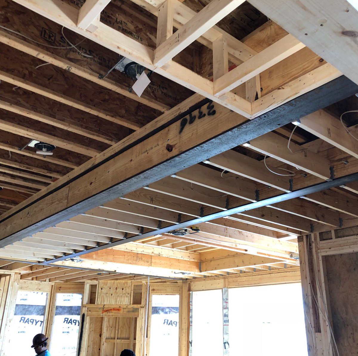IDEcharlotteNC's tweet photo. Flashback to this new construction and beautiful framing work courtesy of #GraindaBuilders and David Webb.
We were happy to provide the structural design.
Have a great weekend!
#structuralengineering #structuralinspections #intelligentdesignengineering #idecharlotte https://t.co/4GKqtneClm