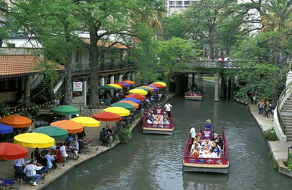 BranchNotes_'s tweet image. San Antonio River Walk. Serene, abundant, ongoing. A river can remind us that we benefit ourselves by obeying Jehovah. - Isa. 48:17,18.