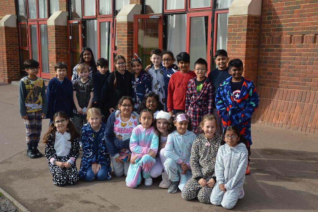 BancroftsPrep's tweet image. Everyone @BancroftsPrep (&amp;amp; the staff) in their PJS: stories aren&apos;t just for bedtime on #WorldBookDay2019 Great book themed corridors too @BancroftsSchool @LibraryBancroft