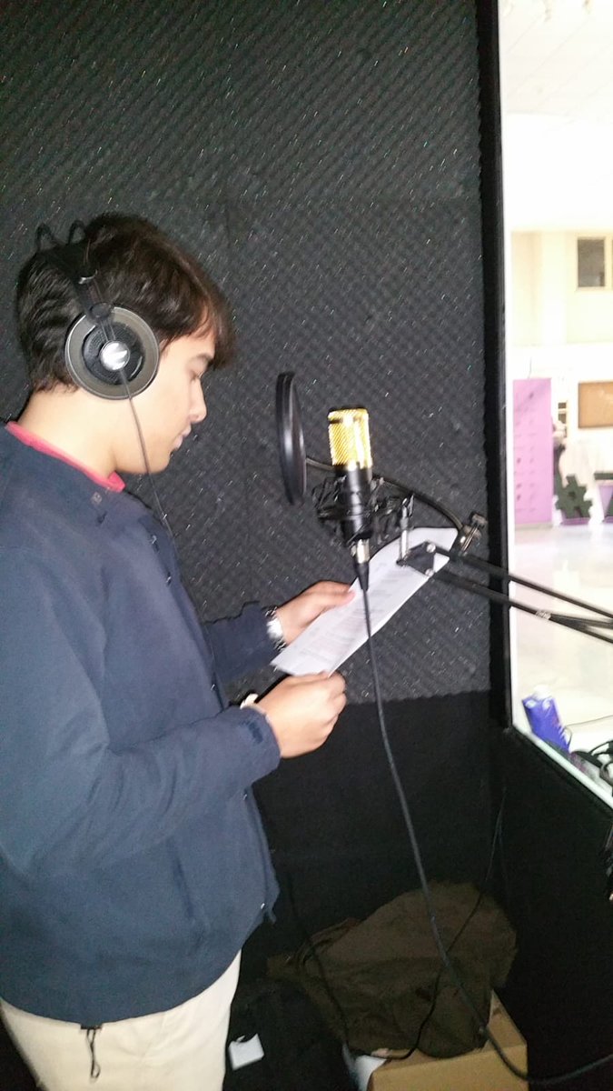 cogitise's tweet image. Estos cuatro estudiantes han sido los primeros en prestarle su voz a los grandes ingenieros de la historia 🎙🎚🎧
#VoiceLab #7SCD @AEDISevilla #SomosIngenieros