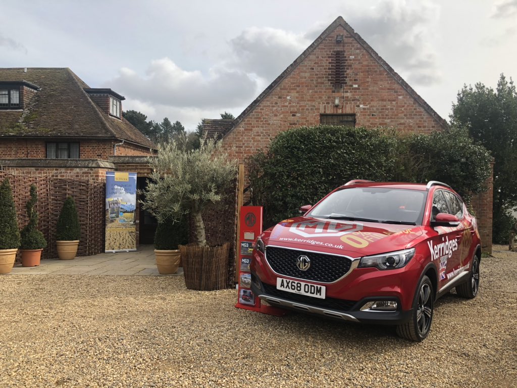 suffolkmag's tweet photo. Our sponsors @Kerridges looking great outside our beautiful venue @SeckfordHall  @IoDEast #internationalwomensday #iodsuffolk #suffolkmagazine #secfordhall #suffolk #womens #empoweringwomen #networkingevent https://t.co/Aaou7uP1QZ