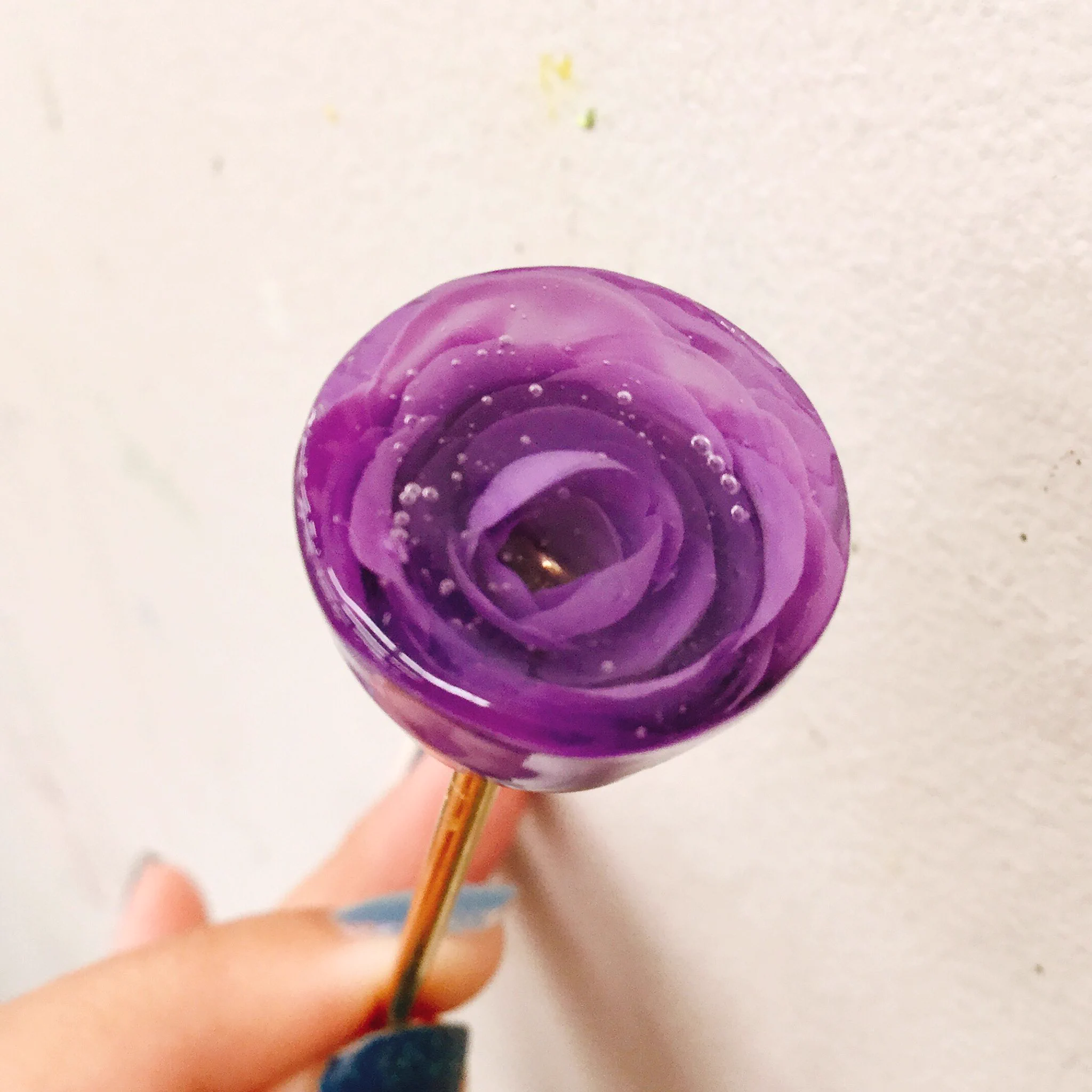 とっても簡単な花の作り方！用意するものはレジンとマニキュアだけ！！